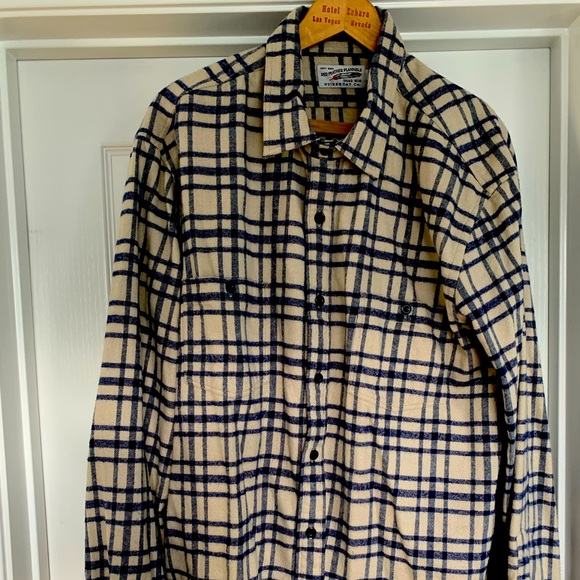 Guideboat Red Feathers Soft Flannel Pattern Shirt, very nice details - Picture 1 of 5